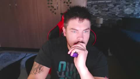 blueeyeboy0 online show from September 16, 1:57 pm