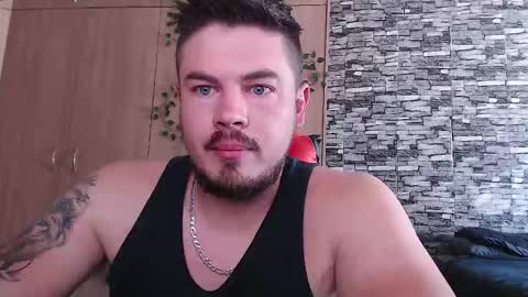 blueeyeboy0 online show from October 15, 9:32 am