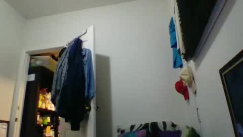 bluevegeta143 online show from February 15, 10:03 am