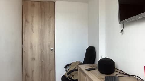 Snapshot of bob_pettersonn chatting on September 12, 9:28 pm Bob  INDEPENDENT MODEL online show from September 12, 9:28 pm