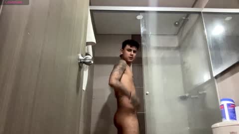 Snapshot of bob_pettersonn chatting on December 15, 10:04 pm Bob  INDEPENDENT MODEL online show from December 15, 10:04 pm