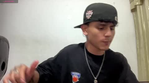 Snapshot of bob_pettersonn chatting on December 15, 12:51 am Bob  INDEPENDENT MODEL online show from December 15, 12:51 am