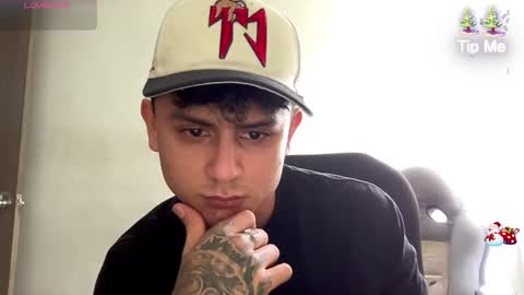 Snapshot of bob_pettersonn chatting on December 11, 8:28 pm Bob  INDEPENDENT MODEL online show from December 11, 8:28 pm