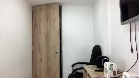 Snapshot of bob_pettersonn chatting on October 7, 2:29 am Bob  INDEPENDENT MODEL online show from October 7, 2:29 am