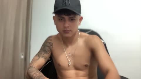 Snapshot of bob_pettersonn chatting on February 20, 1:46 am Bob  INDEPENDENT MODEL online show from February 20, 1:46 am