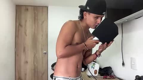 Snapshot of bob_pettersonn chatting on October 13, 4:31 pm Bob  INDEPENDENT MODEL online show from October 13, 4:31 pm