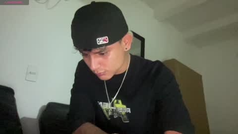 Snapshot of bob_pettersonn chatting on December 2, 4:46 am Bob  INDEPENDENT MODEL online show from December 2, 4:46 am