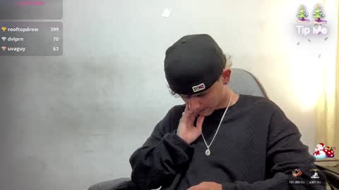 Snapshot of bob_pettersonn chatting on December 8, 9:41 pm Bob  INDEPENDENT MODEL online show from December 8, 9:41 pm