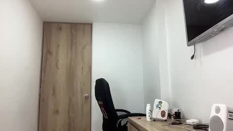 Snapshot of bob_pettersonn chatting on September 10, 2:45 am Bob  INDEPENDENT MODEL online show from September 10, 2:45 am