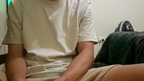 bobby_00x00 online show from March 26, 9:25 am