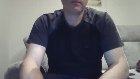 Snapshot of bobby_113 chatting on December 6, 1:24 am bobby_113 online show from December 6, 1:24 am