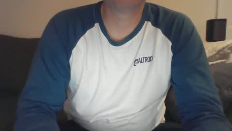 Snapshot of bobby_113 chatting on January 19, 1:53 am bobby_113 online show from January 19, 1:53 am