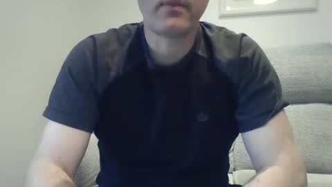 Snapshot of bobby_113 chatting on February 12, 2:21 pm bobby_113 online show from February 12, 2:21 pm