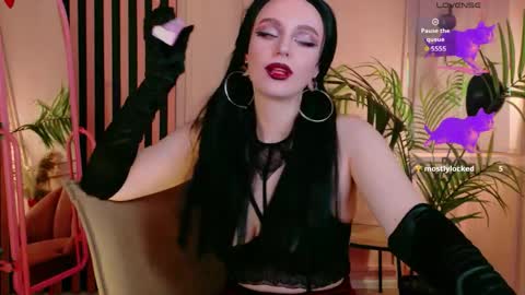 Your Mistress Bella online show from May 3, 10:38 pm