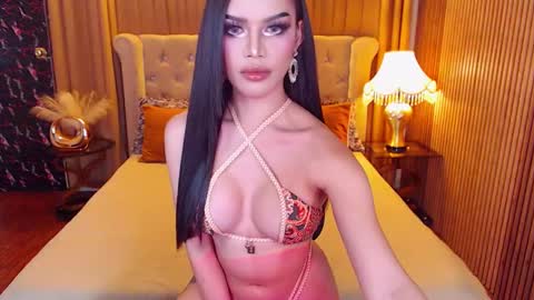 bombshellanita online show from December 17, 11:28 am