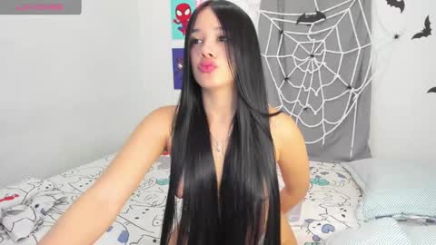 Snapshot of bomburheroes chatting on October 17, 3:43 am bombon y bellota online show from October 17, 3:43 am