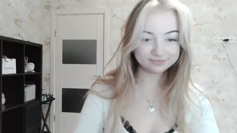 Ella online show from October 21, 8:19 am