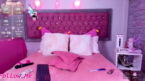 Snapshot of bonn_glow chatting on October 22, 5:32 am i AM Bonnie online show from October 22, 5:32 am