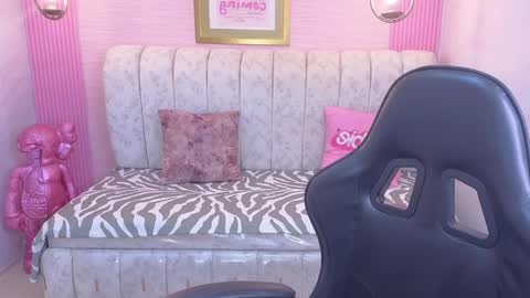 Bonnie  online show from June 1, 12:50 pm