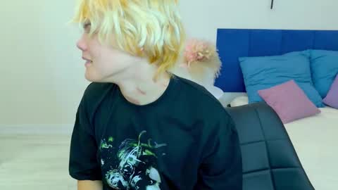 Snapshot of bonnie_and_c1yde chatting on October 14, 5:27 pm Jessy Mark online show from October 14, 5:27 pm