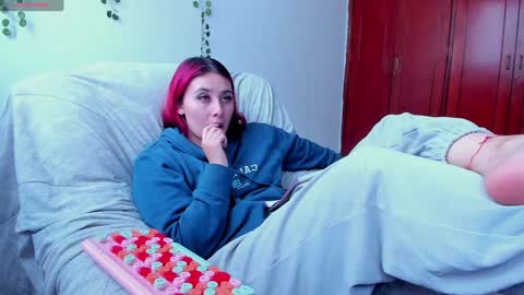 Snapshot of bonnie_moon_ chatting on January 31, 8:33 pm Bonnie Help me reach 500 likes online show from January 31, 8:33 pm