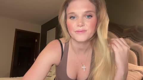 booksnlooksgirl online show from January 4, 2:35 am