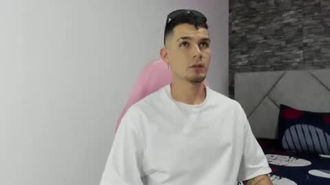 booyhott_ online show from February 21, 7:50 pm