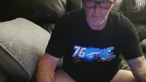 bostonguy1969 online show from April 14, 1:53 am