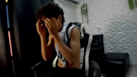 boy_king28 online show from June 27, 2:23 pm