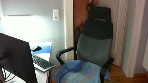 Julian online show from December 14, 3:18 pm