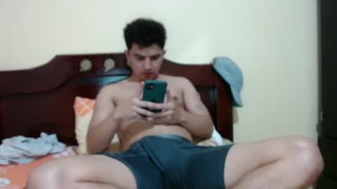 Snapshot of boyfit2023 chatting on February 12, 1:19 am boyfit2023 online show from February 12, 1:19 am