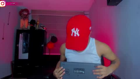 Snapshot of boylatin_777 chatting on January 29, 3:33 am miguel  online show from January 29, 3:33 am