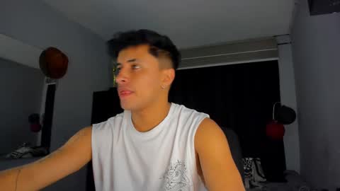 Snapshot of boylatin_777 chatting on March 10, 4:49 am miguel  online show from March 10, 4:49 am