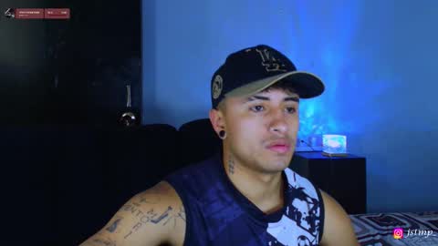 Snapshot of boylatin_777 chatting on October 27, 3:23 pm miguel  online show from October 27, 3:23 pm