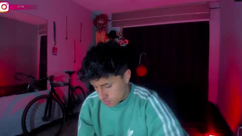 Snapshot of boylatin_777 chatting on February 7, 2:29 am miguel  online show from February 7, 2:29 am