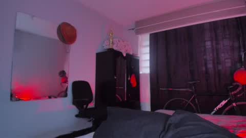 Snapshot of boylatin_777 chatting on February 27, 9:47 pm miguel  online show from February 27, 9:47 pm