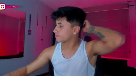 Snapshot of boylatin_777 chatting on January 29, 6:43 am miguel  online show from January 29, 6:43 am