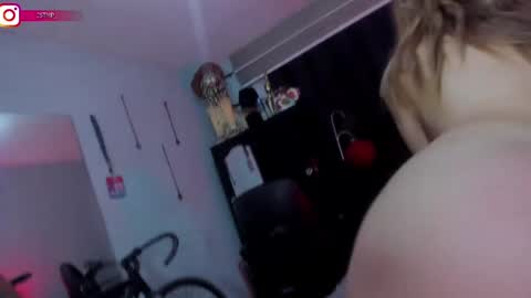 Snapshot of boylatin_777 chatting on March 9, 5:39 pm miguel  online show from March 9, 5:39 pm