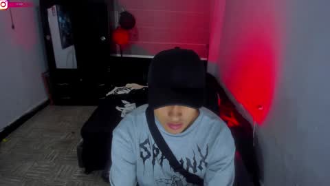 Snapshot of boylatin_777 chatting on February 4, 3:44 am miguel  online show from February 4, 3:44 am