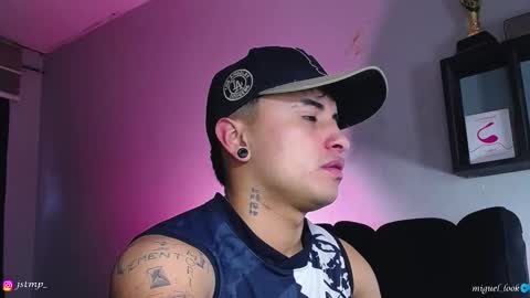 Snapshot of boylatin_777 chatting on October 6, 10:27 pm miguel  online show from October 6, 10:27 pm