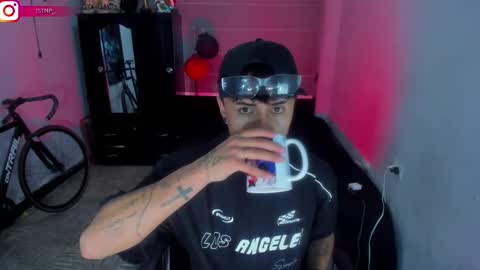 Snapshot of boylatin_777 chatting on January 31, 3:09 am miguel  online show from January 31, 3:09 am