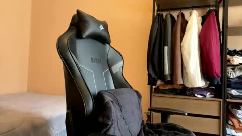 boyzinm2 online show from November 11, 1:46 pm