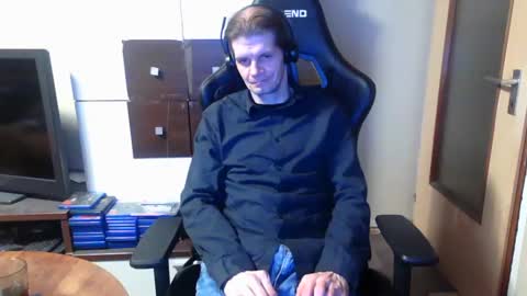 Snapshot of bponie1 chatting on January 3, 11:12 pm bponie1 online show from January 3, 11:12 pm