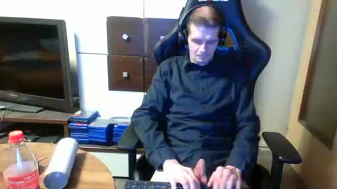 Snapshot of bponie1 chatting on December 7, 3:09 am bponie1 online show from December 7, 3:09 am