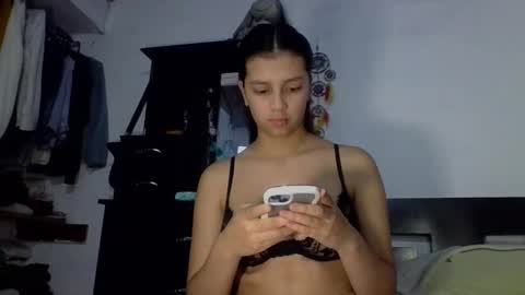 brad_and_emma293215 online show from March 8, 1:50 am