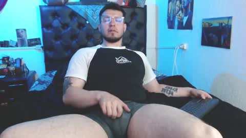 Snapshot of brad_hot_boy chatting on September 23, 4:12 pm brad hot boy online show from September 23, 4:12 pm