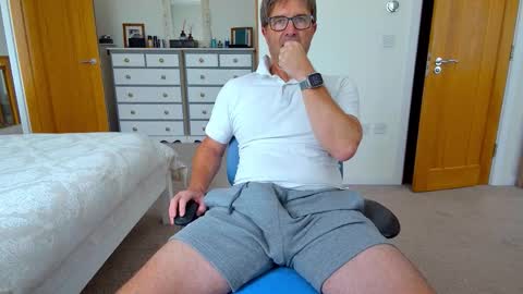 bradley77777 online show from September 18, 11:03 am