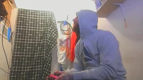 brandonchampagne7 online show from December 22, 9:32 pm