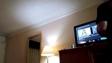 brandonhill82 online show from April 8, 12:35 am