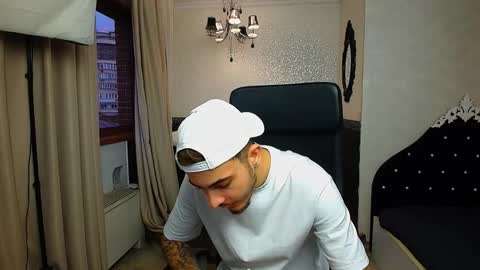 Snapshot of brandontatex chatting on October 23, 4:36 am BrandonTateX online show from October 23, 4:36 am